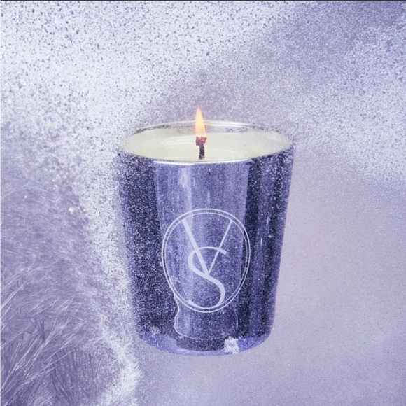 Victoria’s Secret FROSTBRIGHT Scented Candle - Picture 4 of 4